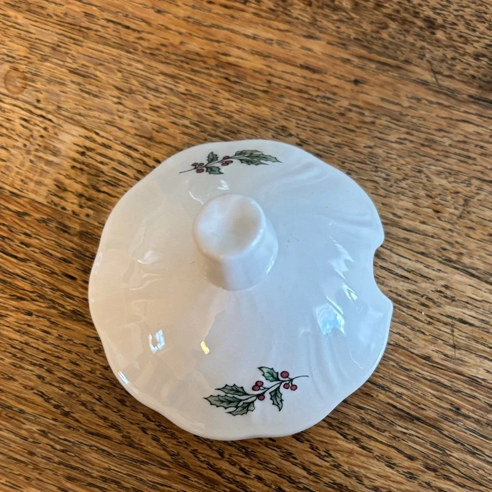 Nikko Happy Holidays Sugar and Creamer Set with Christmas Tree Design Like New! - Picture 5 of 10